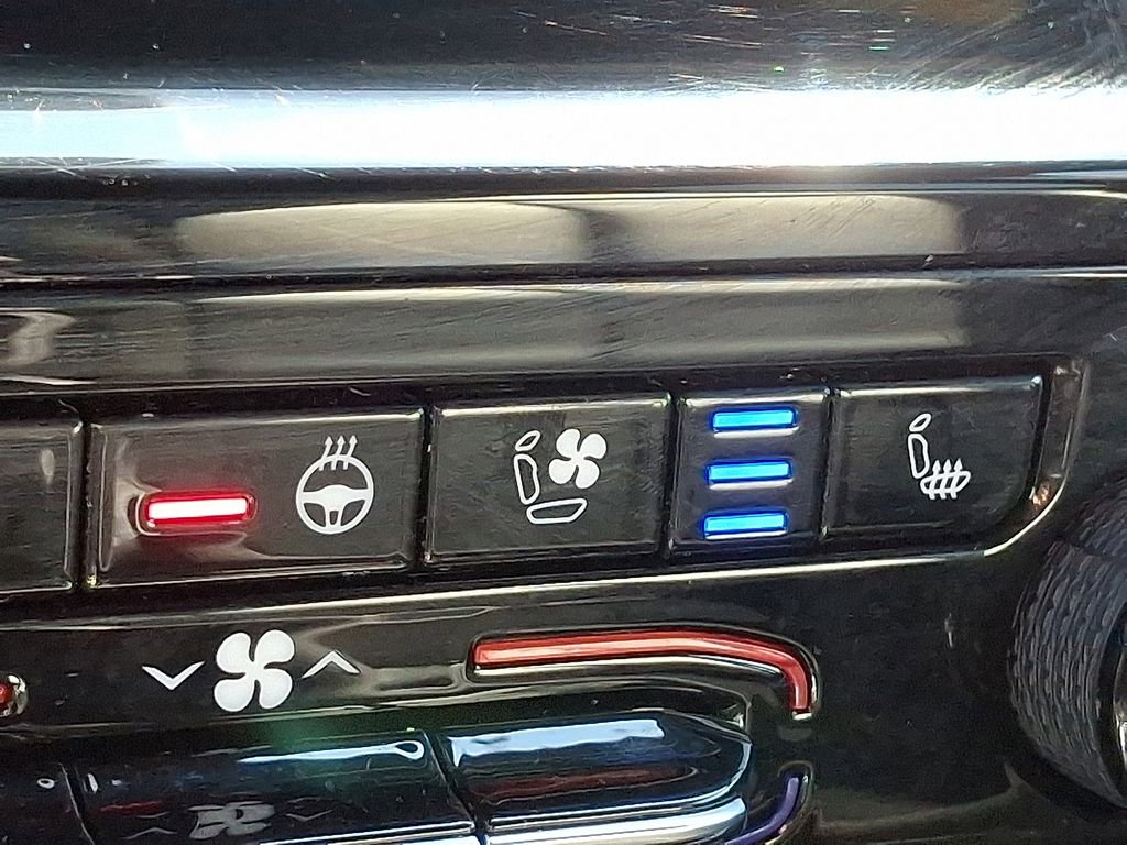 Used 2024 Jeep Grand Cherokee L Limited w/ Luxury Tech Group II AWD/4WD image 23