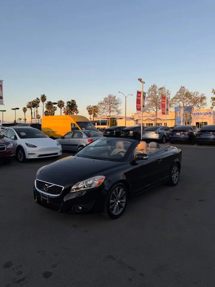 Used 2011 Volvo C70 T5 w/ Convenience Pkg image 4