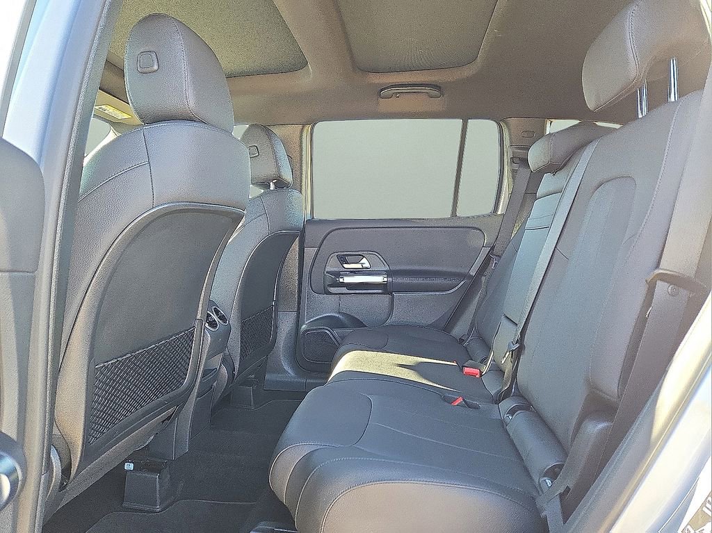 Used 2025 Mercedes-Benz GLB 250 image 16