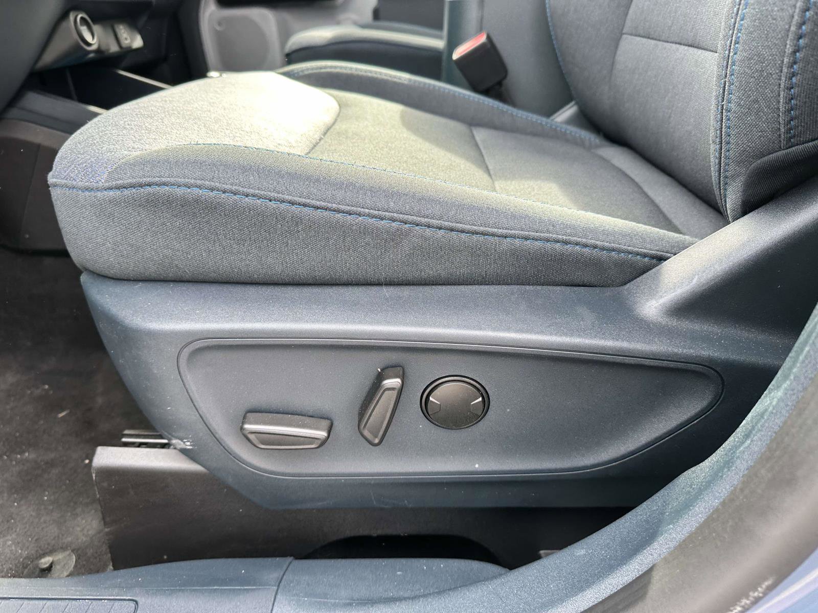 Used 2025 Ford Maverick XLT w/ XLT Luxury Package image 11