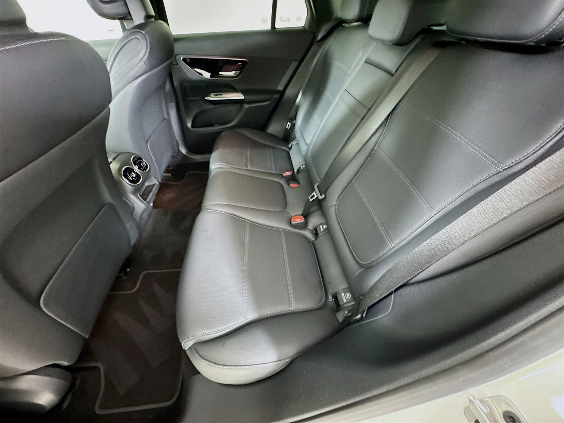 Certified 2025 Mercedes-Benz GLC 300 image 24