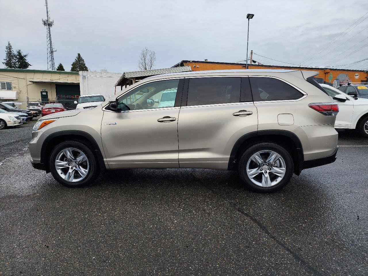 Used 2015 Toyota Highlander Limited Platinum image 10