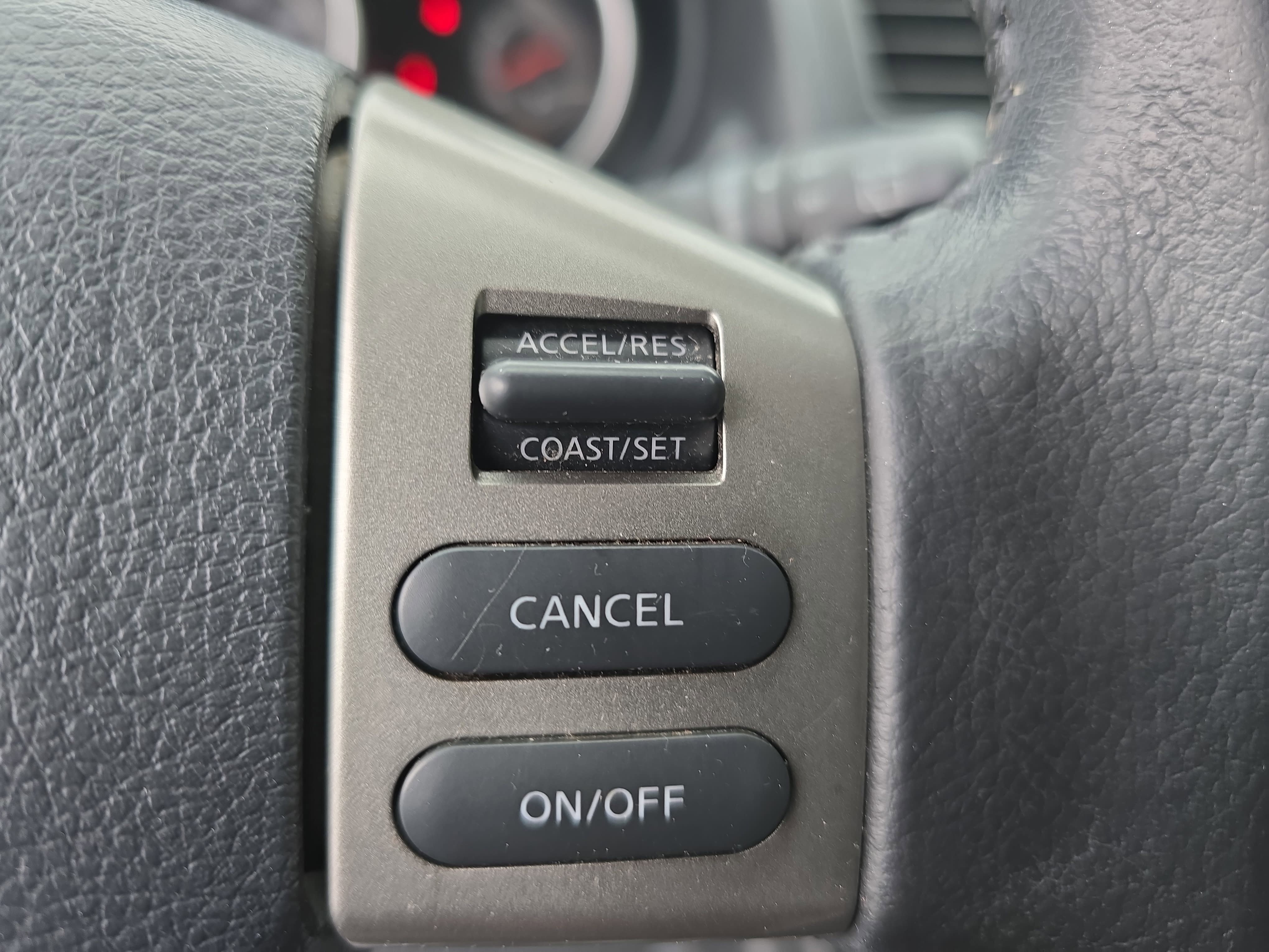 Used 2011 Nissan Versa Hatchback w/ Premium Pkg FWD image 18