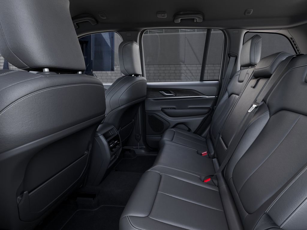 New 2025 Jeep Grand Cherokee Limited image 23