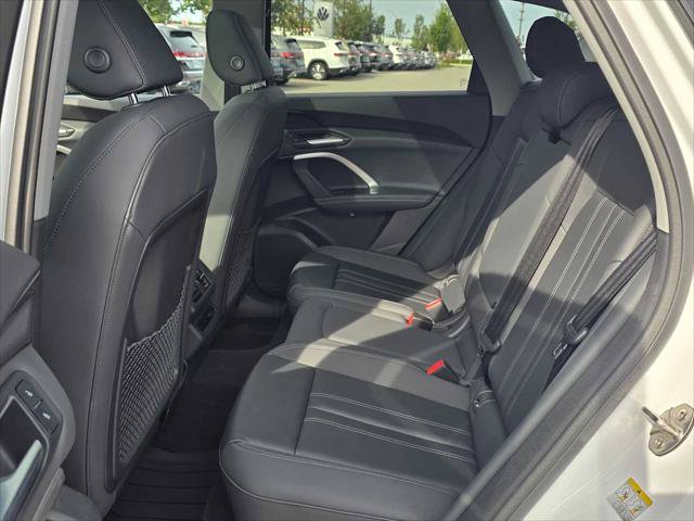 Used 2025 Audi Q5 Premium w/ Convenience Package AWD/4WD image 16