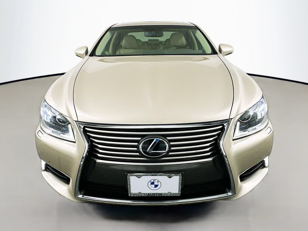 Used 2013 Lexus LS 460 w/ Comfort Pkg RWD image 2