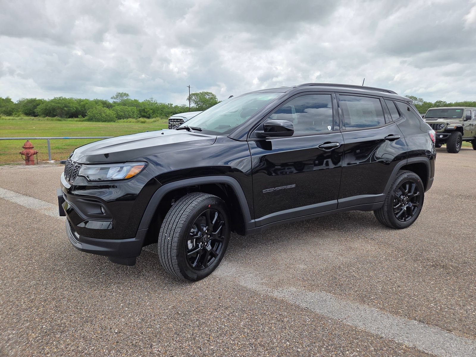 New 2026 Jeep Compass Latitude AWD/4WD image 3