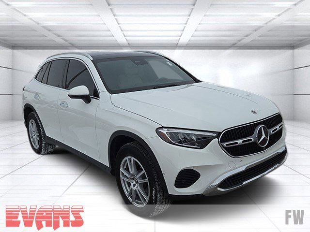 Used 2023 Mercedes-Benz GLC 300 4MATIC image 1
