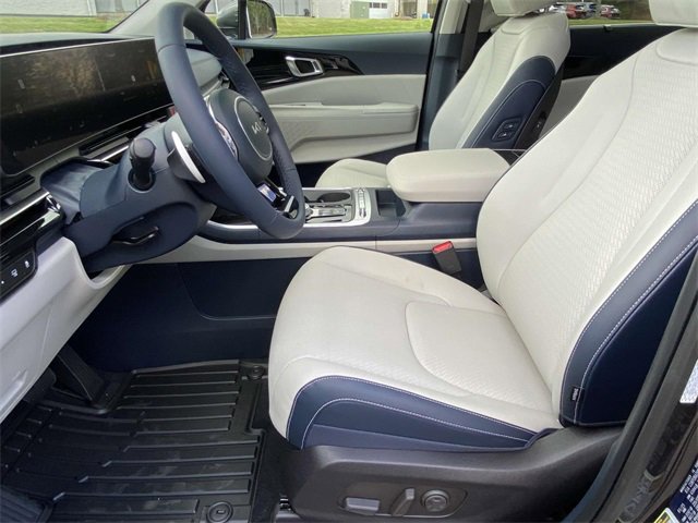 New 2025 Kia Carnival SX Prestige image 12