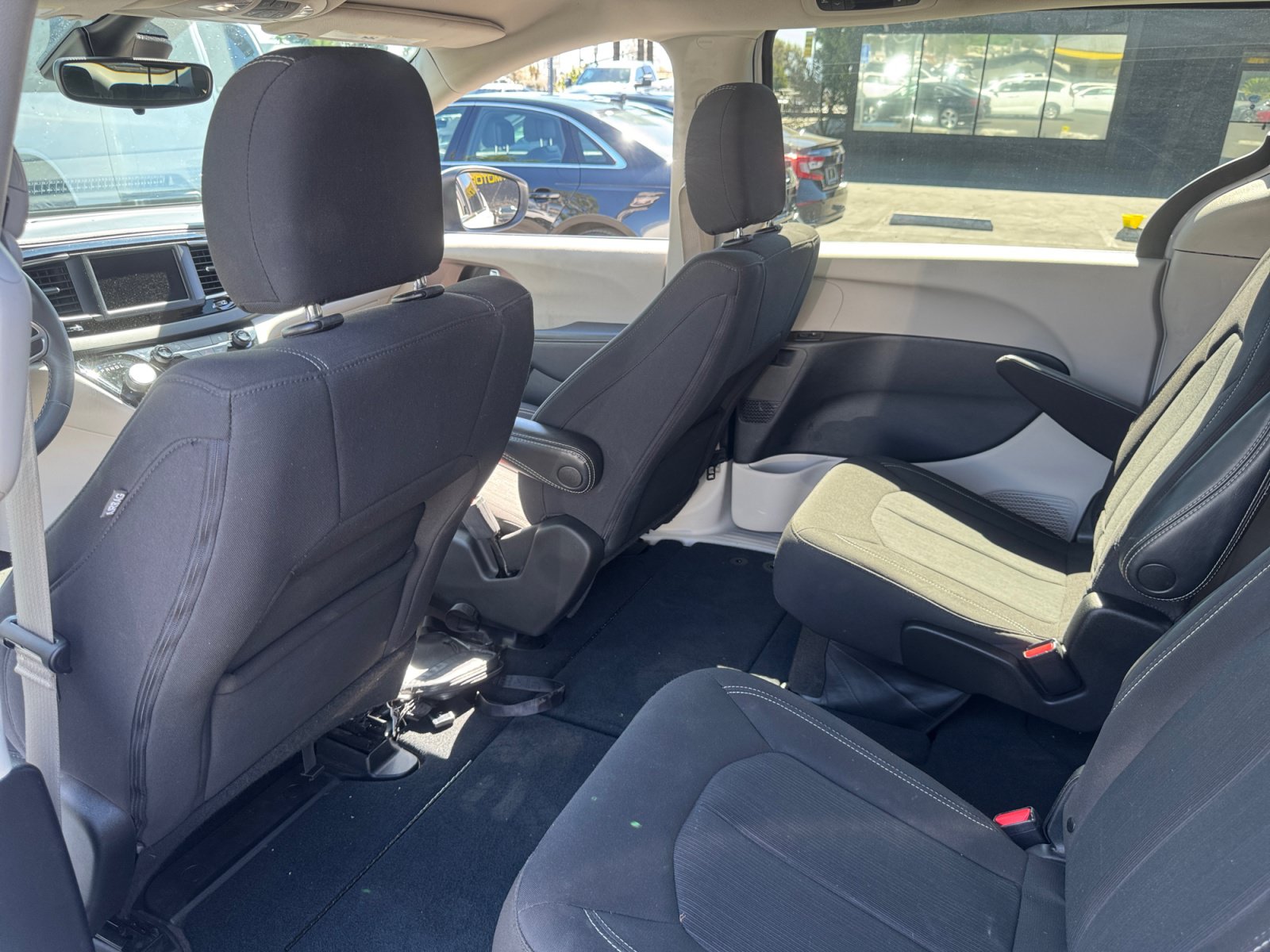 Used 2023 Chrysler Voyager LX FWD image 20