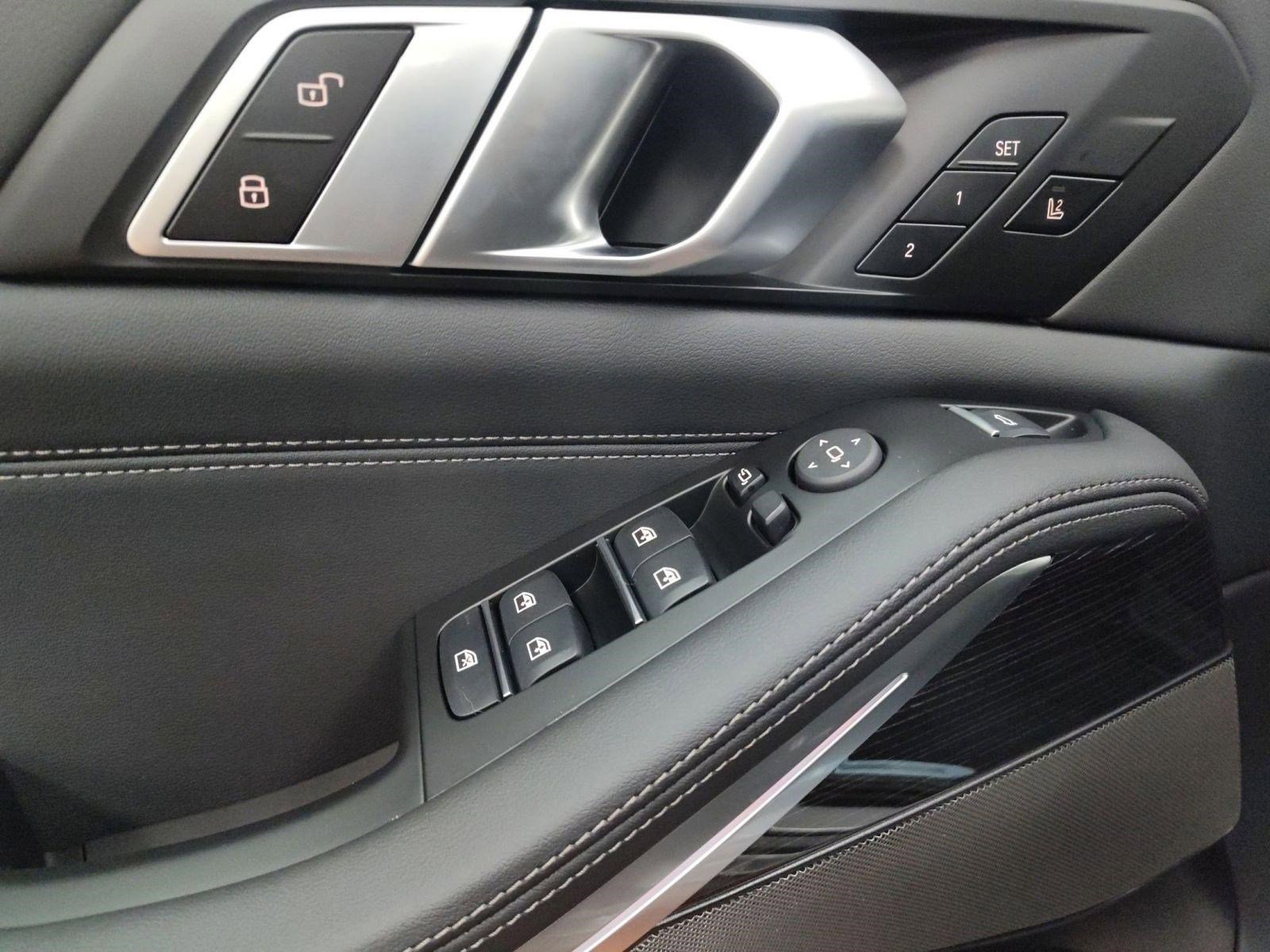 Used 2026 BMW X5 xDrive40i w/ M Sport Package AWD/4WD image 12