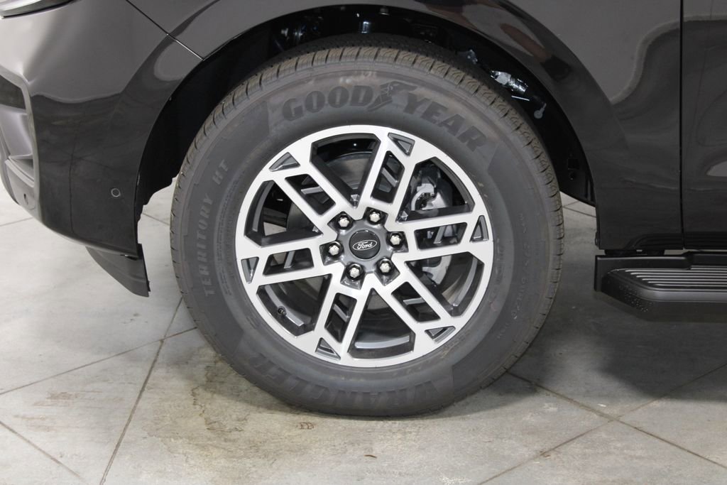 New 2025 Ford Expedition Max Active image 16