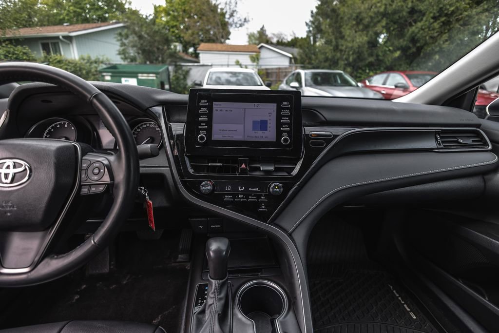 Used 2024 Toyota Camry SE FWD image 25