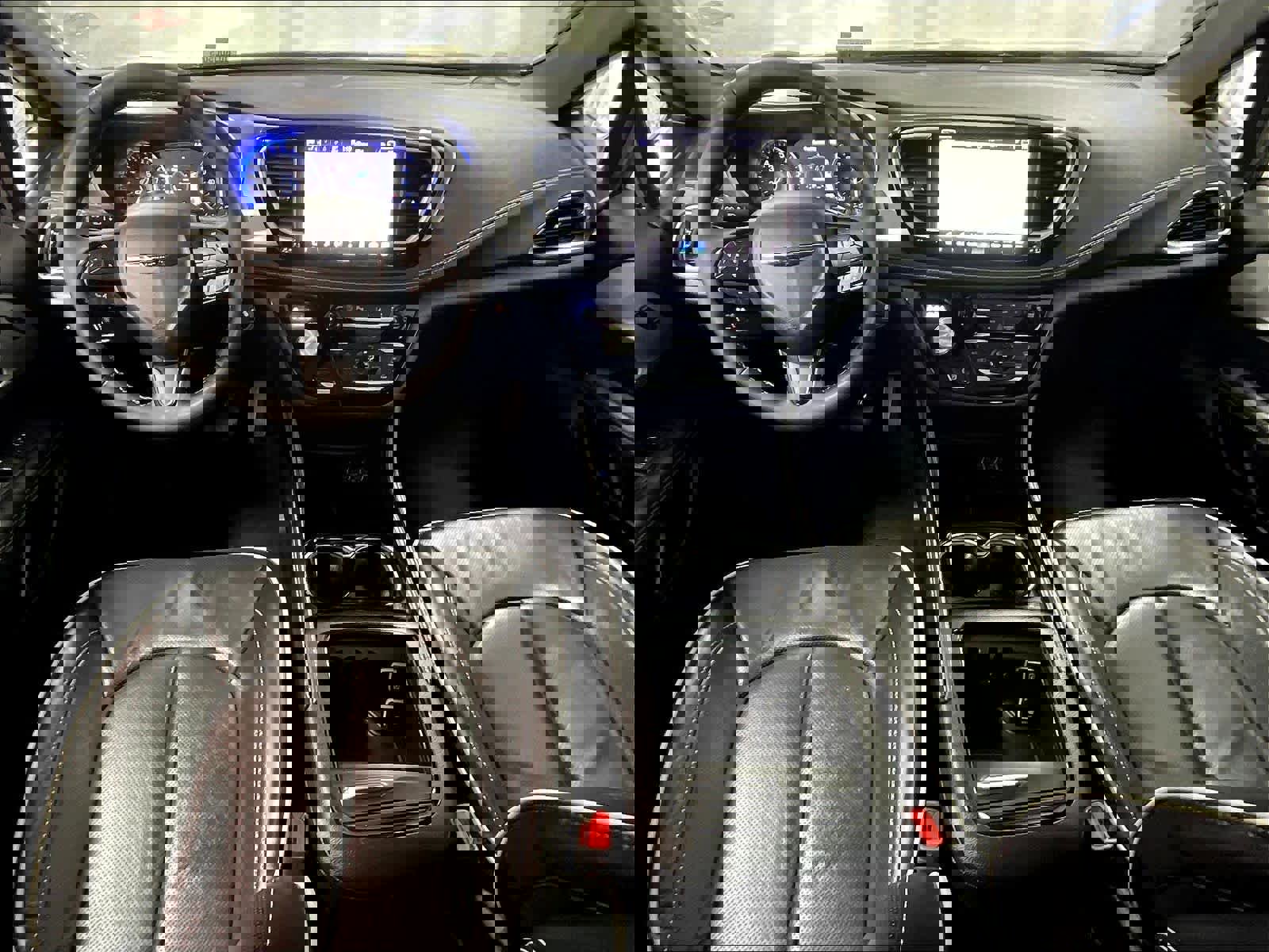 Used 2025 Chrysler Pacifica Limited image 22