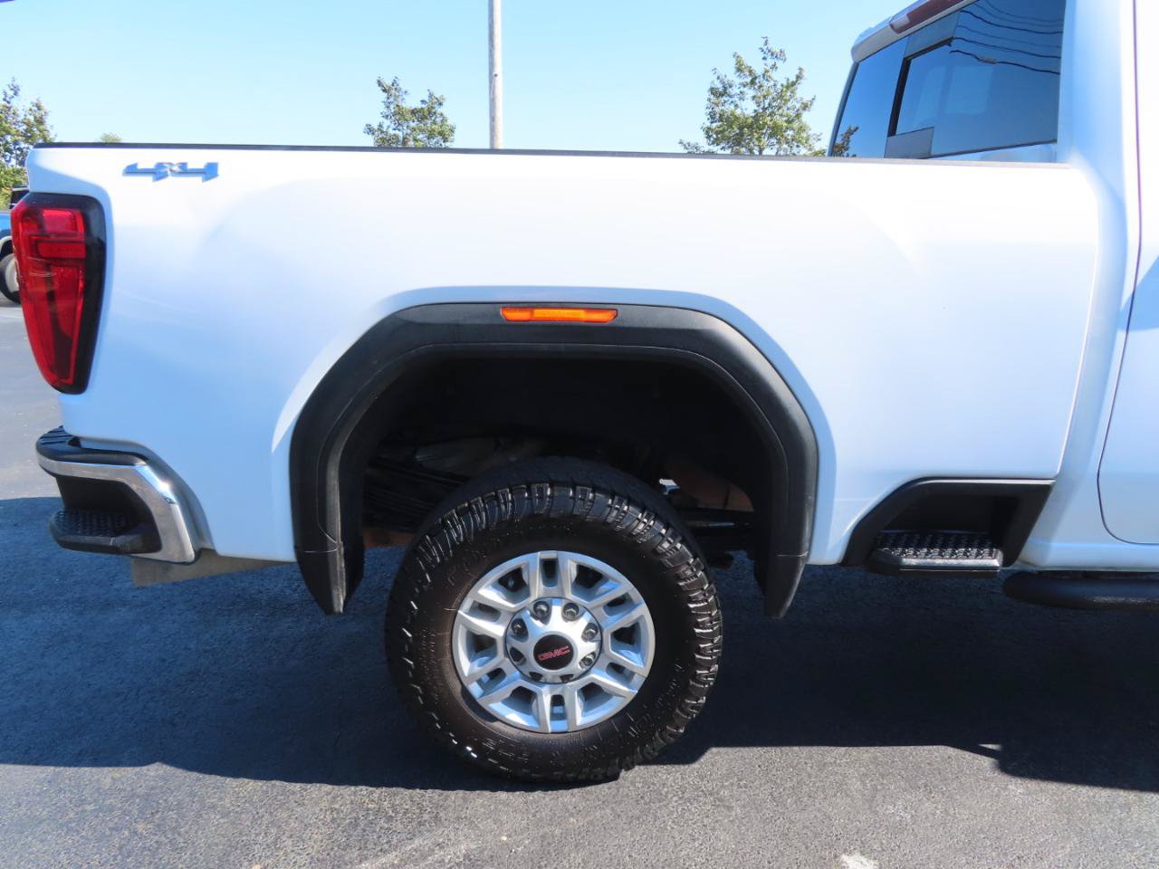Used 2022 GMC Sierra 2500 SLE w/ SLE Convenience Package AWD/4WD image 22