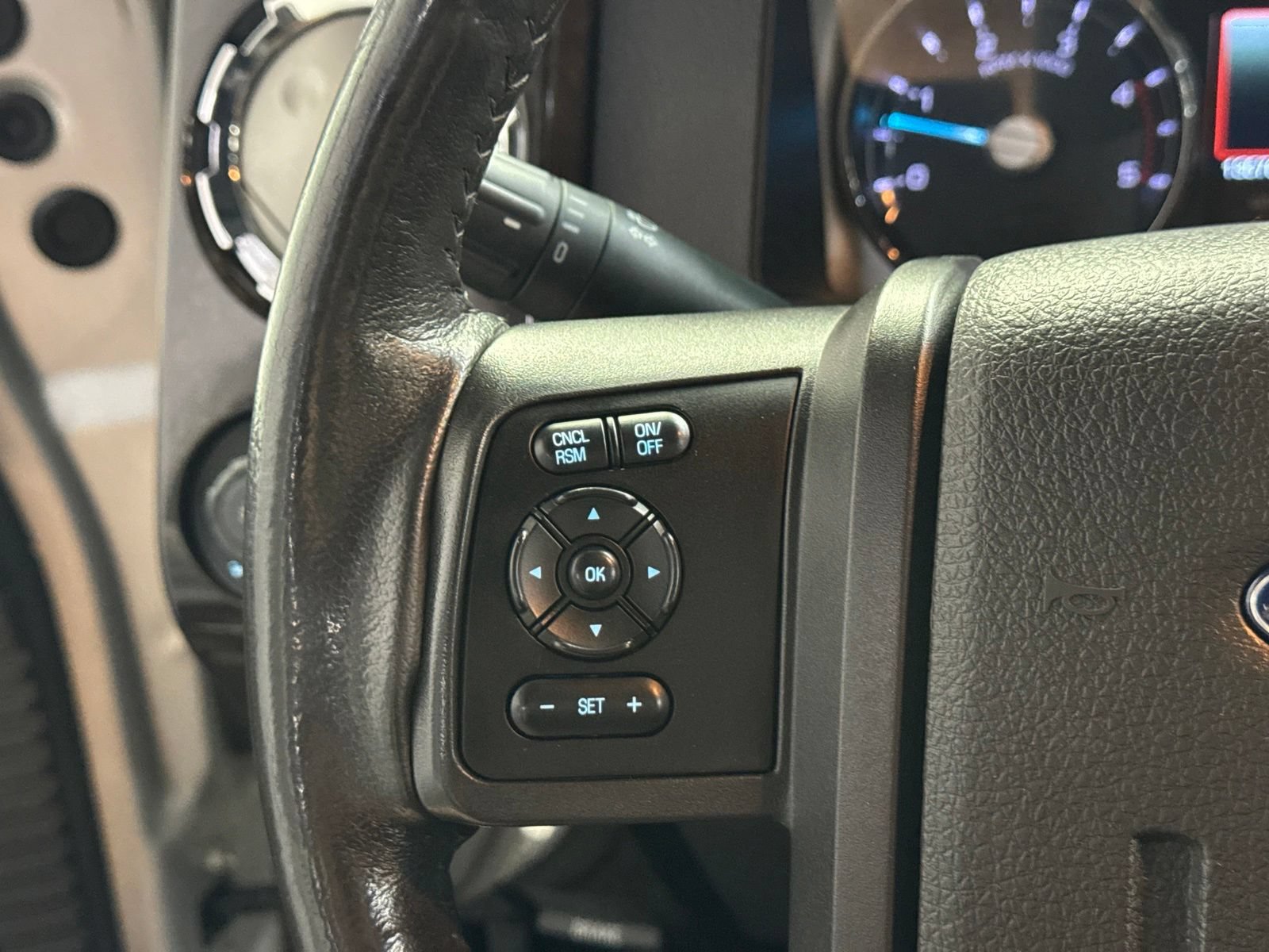 Used 2015 Ford F350 Platinum w/ Platinum Package AWD/4WD image 25