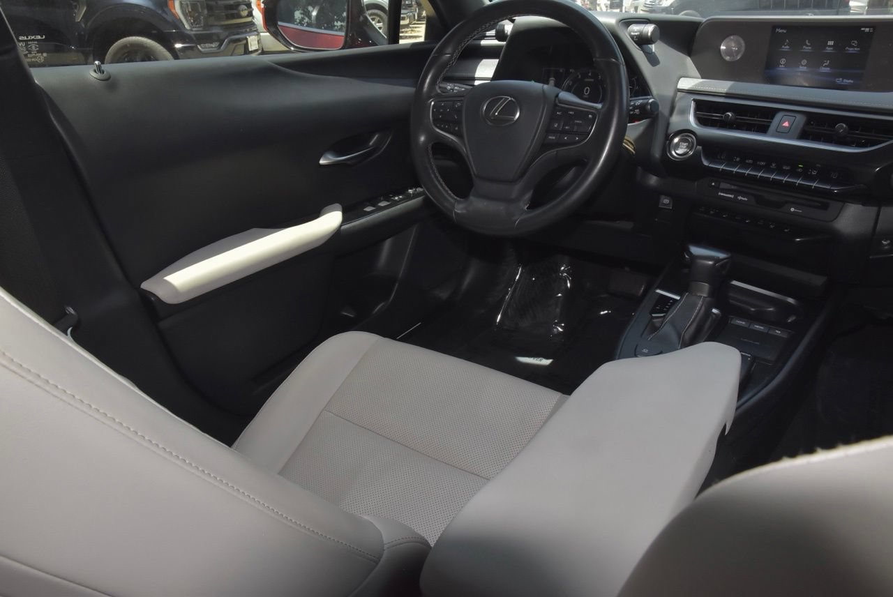 Used 2020 Lexus UX 200 w/ Premium Package FWD image 15