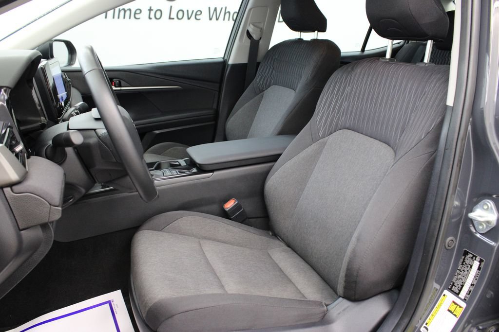 Used 2025 Toyota Camry LE w/ Convenience Package FWD image 14
