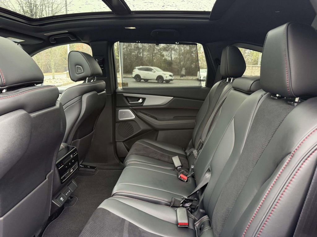 Used 2025 Acura MDX A-Spec image 18
