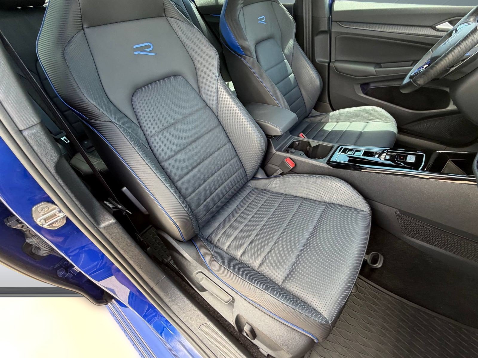 Certified 2024 Volkswagen Golf R AWD/4WD image 23