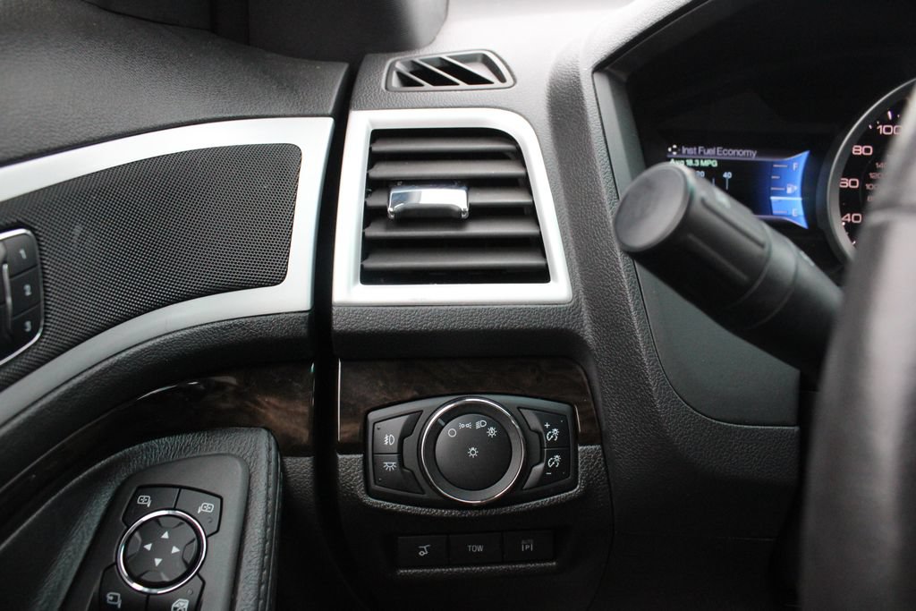 Used 2015 Ford Explorer Limited w/ Equipment Group 302A AWD/4WD image 9