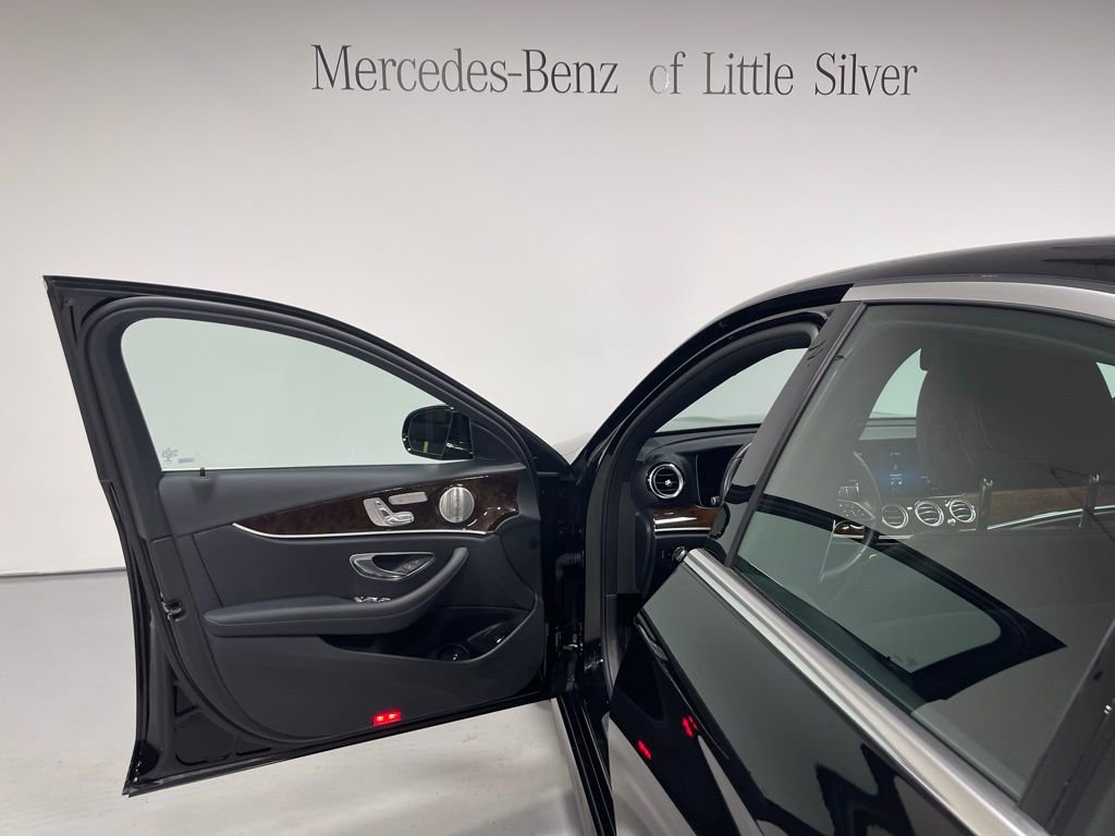 Used 2022 Mercedes-Benz E 450 4MATIC Sedan image 17