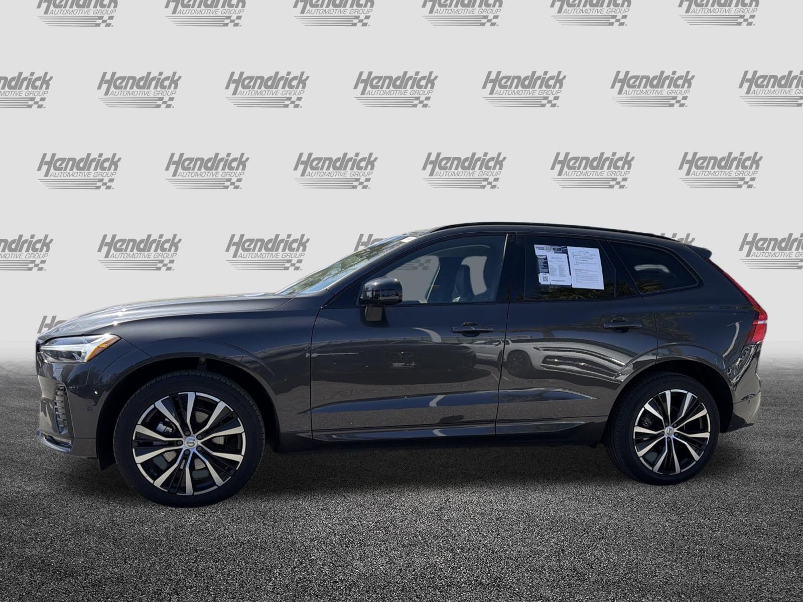 Certified 2025 Volvo XC60 B5 Plus image 8