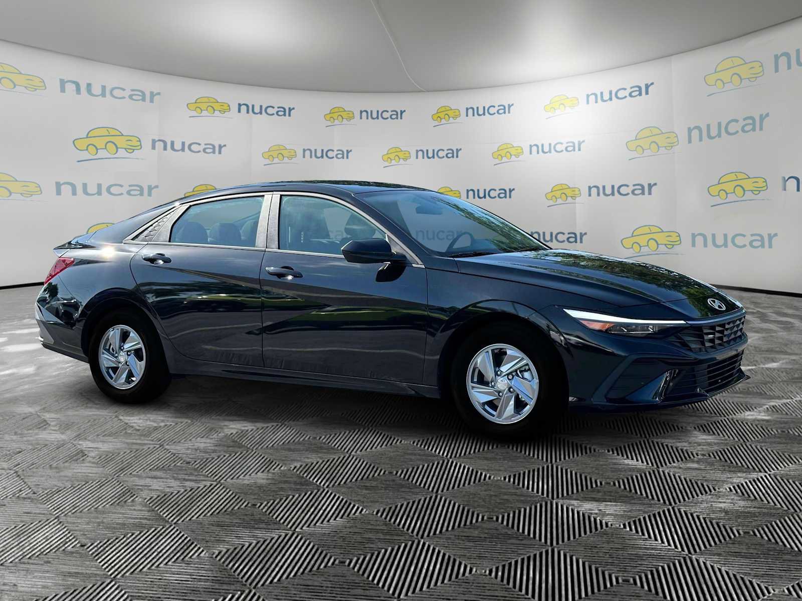 New 2025 Hyundai Elantra SE