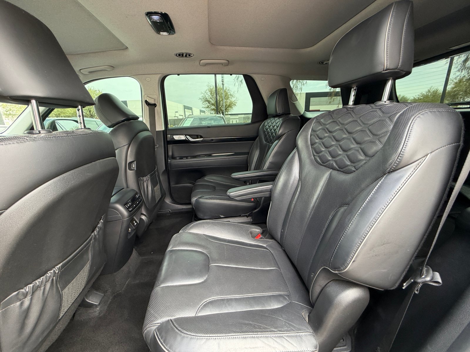 Used 2021 Hyundai Palisade Limited w/ Cargo Package AWD/4WD image 17