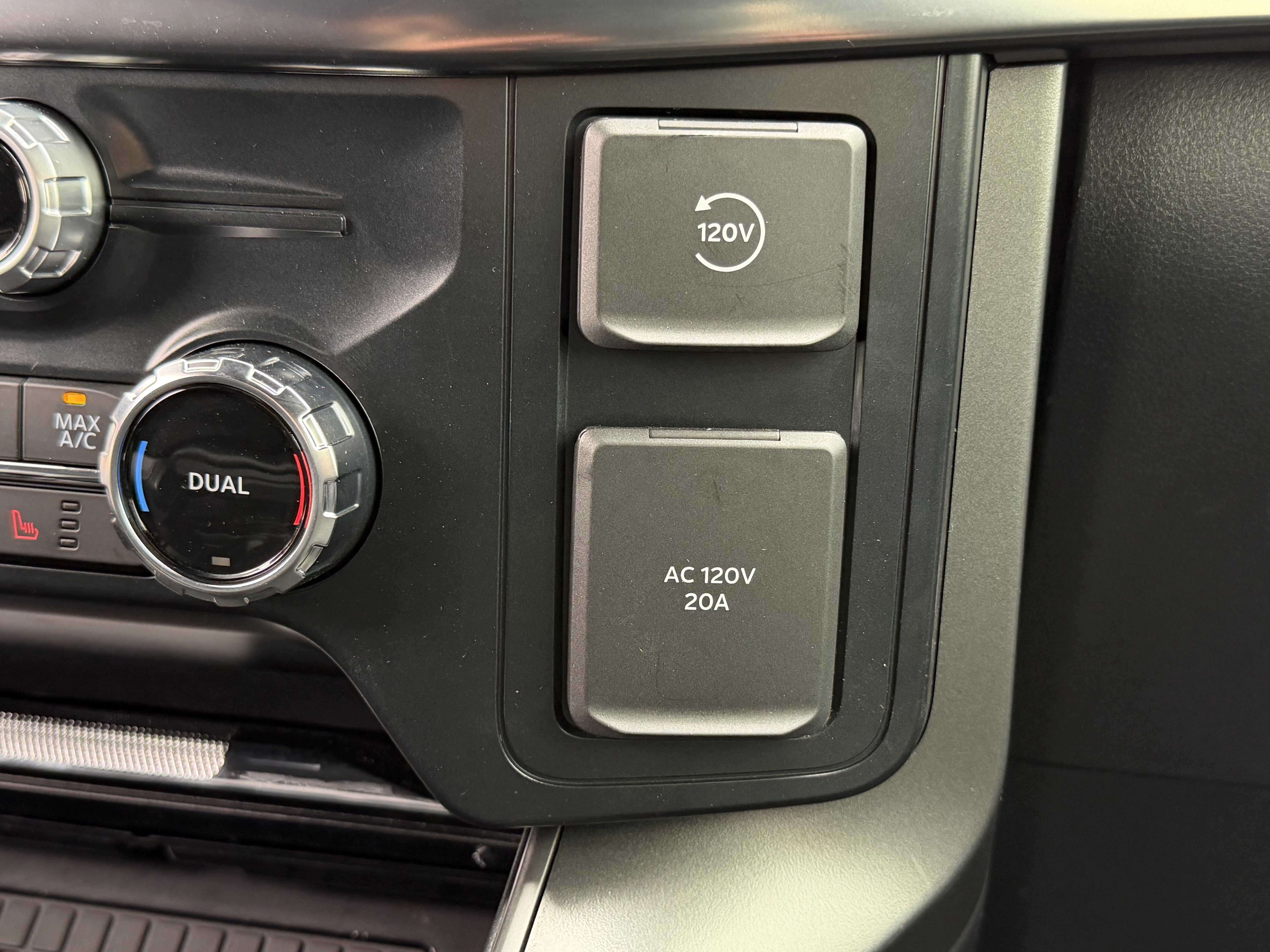 Used 2025 Ford F150 Lariat w/ Equipment Group 502A High AWD/4WD image 29