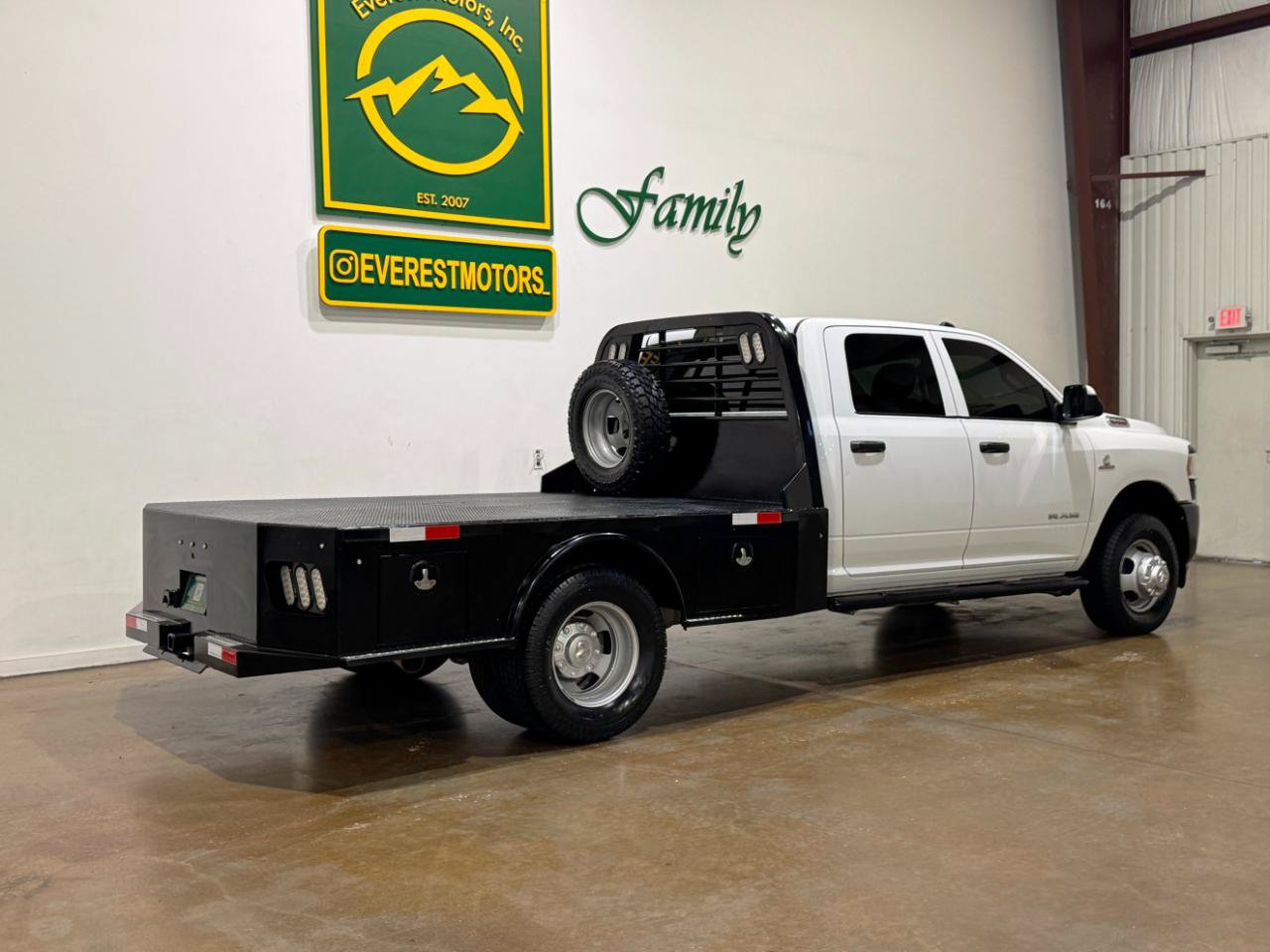 Used 2022 RAM 3500 Tradesman AWD/4WD image 8