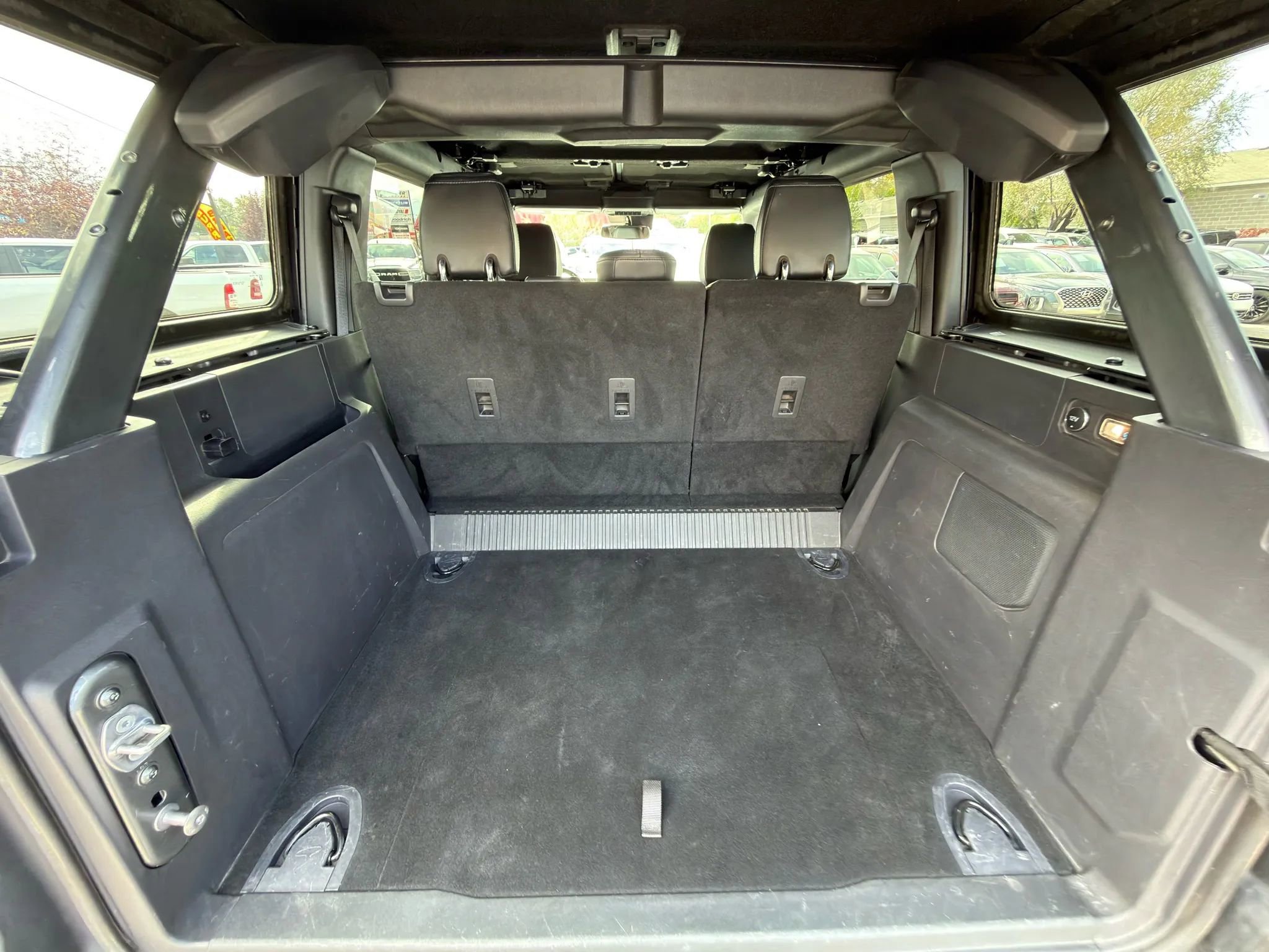 Used 2022 Ford Bronco Wildtrak image 13