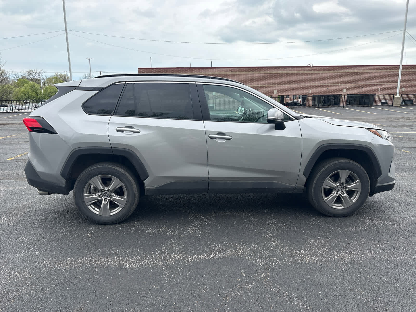 Used 2023 Toyota RAV4 XLE w/ Convenience Package image 11