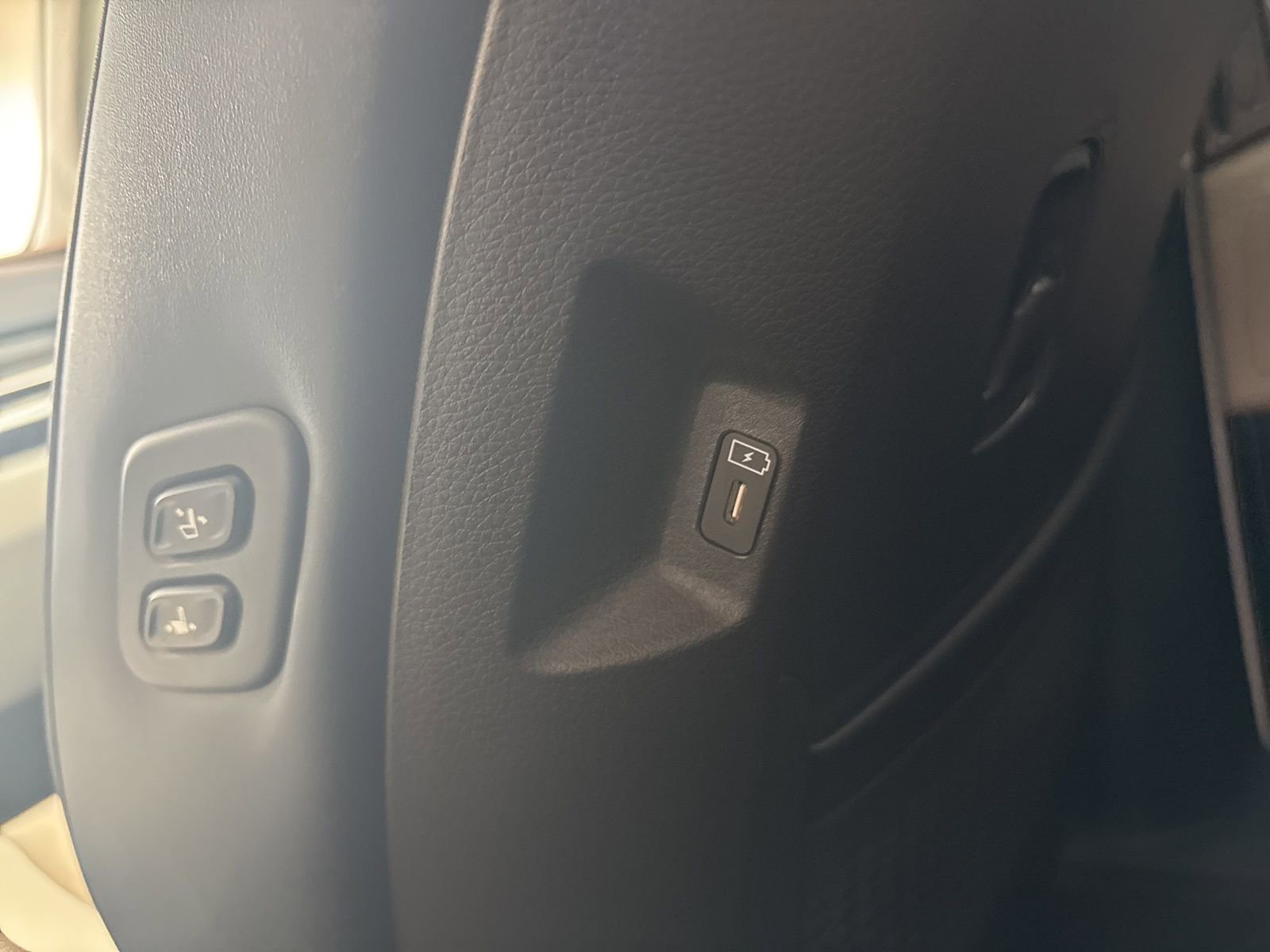 New 2025 Kia Carnival SX image 17