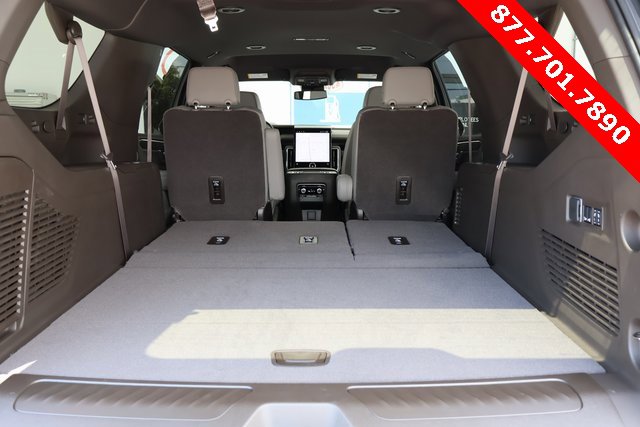 New 2025 GMC Yukon XL Elevation image 20