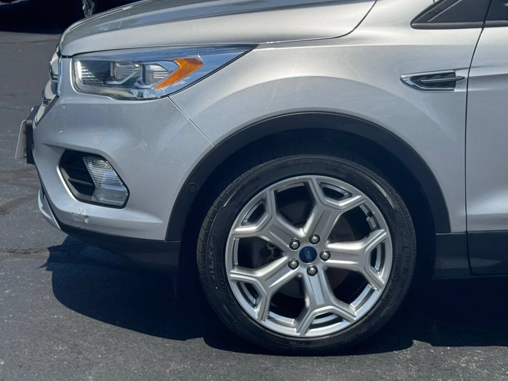 Used 2019 Ford Escape Titanium AWD/4WD image 38