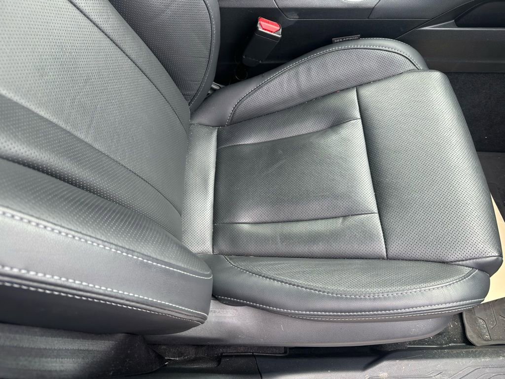 Used 2025 Subaru Outback Touring image 18