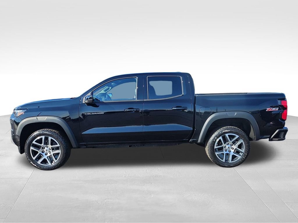Used 2023 Chevrolet Colorado Z71 w/ Z71 Convenience Package 2 AWD/4WD image 2