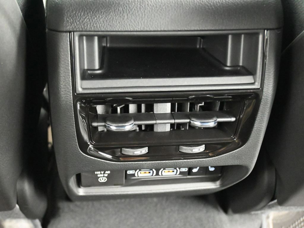 New 2025 Jeep Grand Cherokee Limited w/ Black Appearance Package image 34