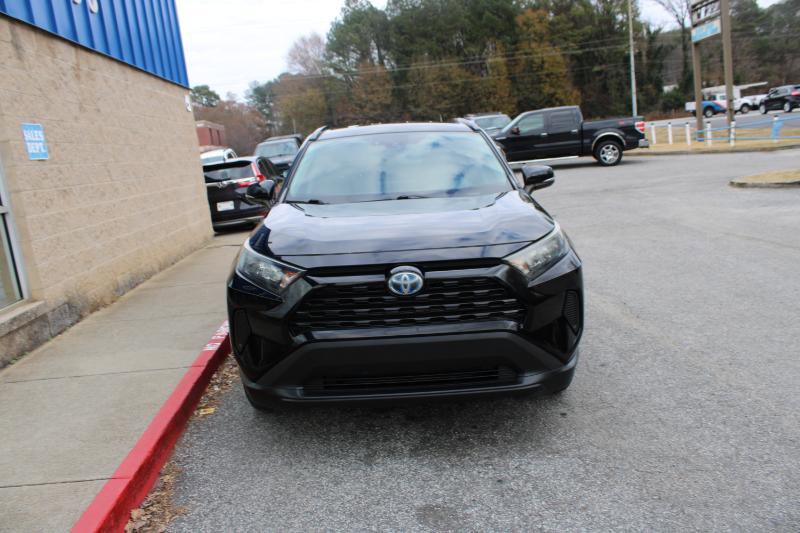 Used 2019 Toyota RAV4 LE image 2