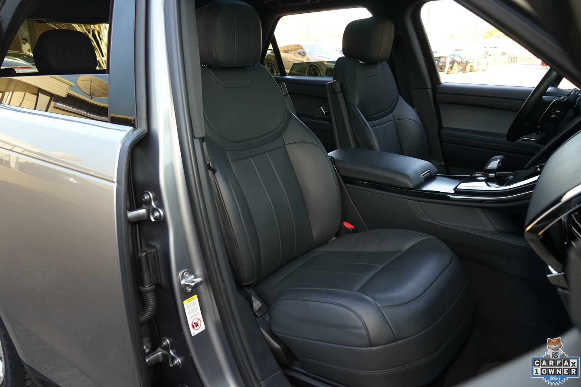 Used 2025 Land Rover Range Rover Sport SE image 10