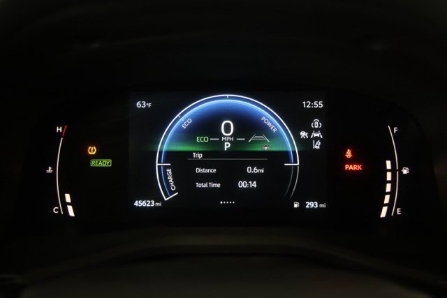 Used 2025 Toyota Camry LE FWD image 28