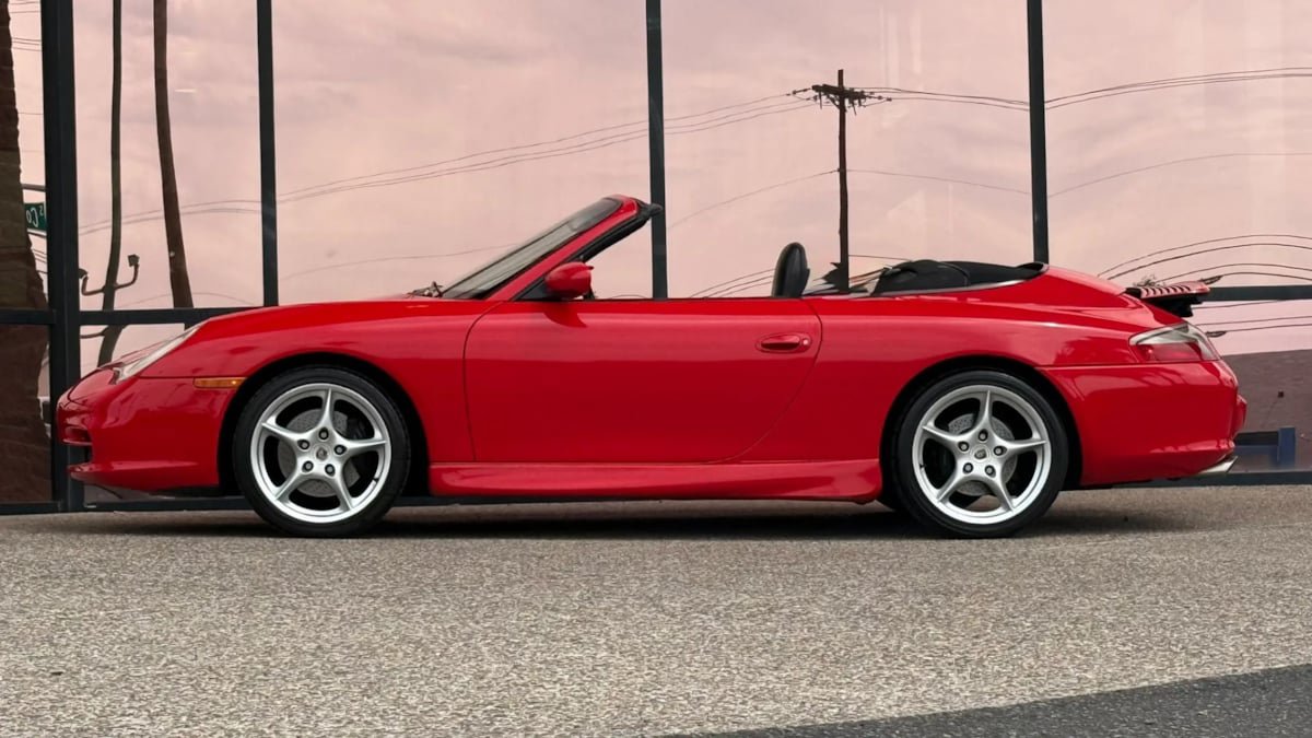 Used 2002 Porsche 911 Carrera 4 AWD/4WD image 8