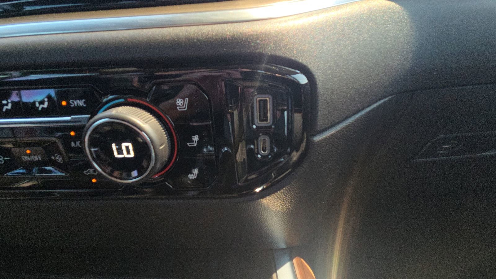 Used 2022 Chevrolet Silverado 1500 High Country w/ Z71 Off-Road Package image 38