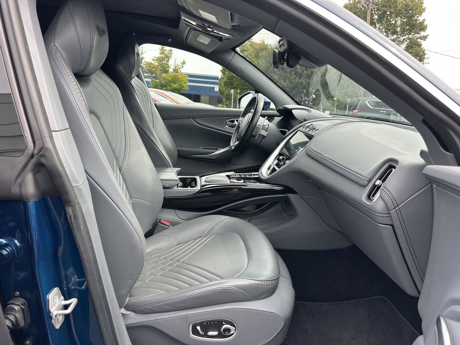 Used 2021 Aston Martin DBX AWD/4WD image 14