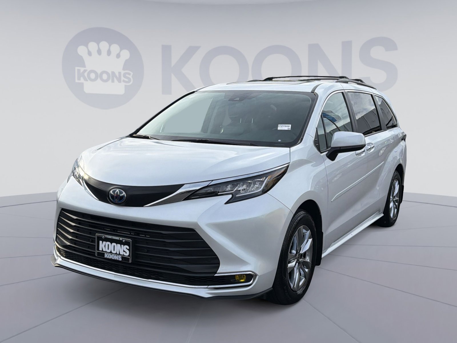 Used 2023 Toyota Sienna XLE