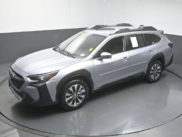 Used 2025 Subaru Outback Touring w/ Popular Package #2 AWD/4WD image 45