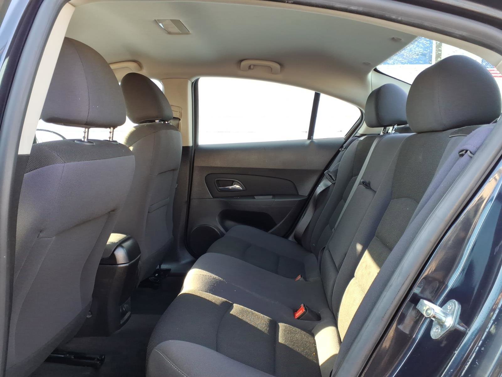 Used 2014 Chevrolet Cruze LT image 10
