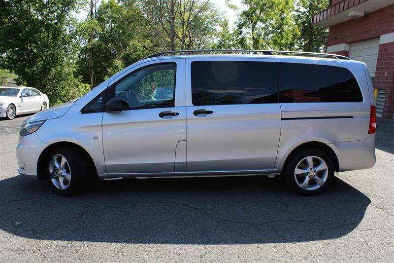 Used 2016 Mercedes-Benz Metris Passenger image 2