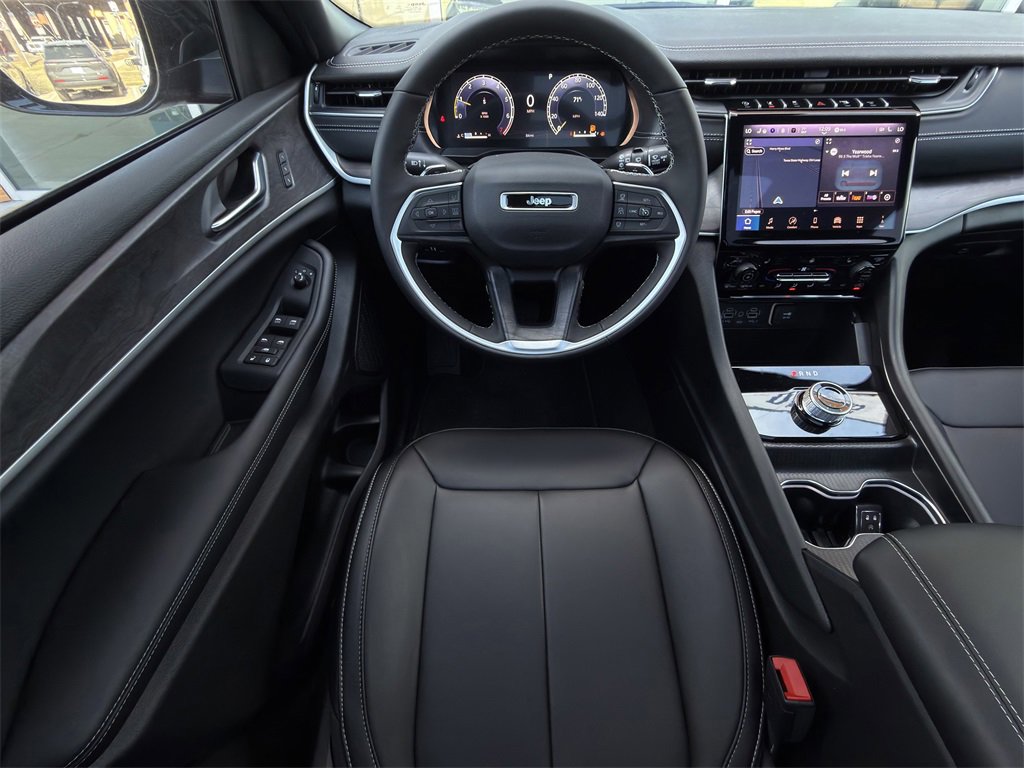 New 2025 Jeep Grand Cherokee L Limited w/ Black Appearance Package image 11